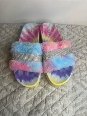 Anna Pastel Tie-Dye Fuzzy Slide Sandals with Rhinestone Band